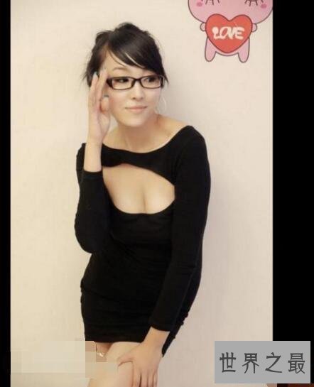 【图】中国最性感女老师朱松花，深深的乳沟让人欲罢