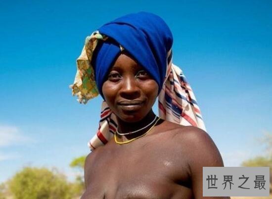 【图】世界上最脏的女人，安哥拉部落女人用牛粪洗头