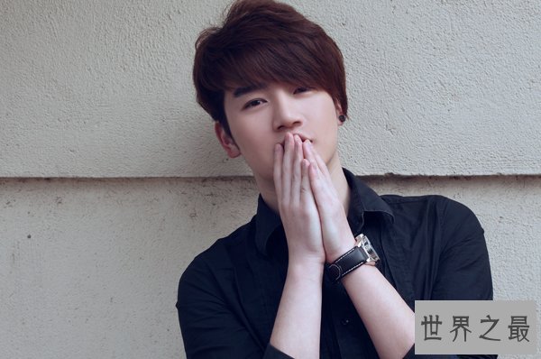 【图】非诚勿扰最帅男嘉宾，＂小吴彦祖＂杨凯抱得美