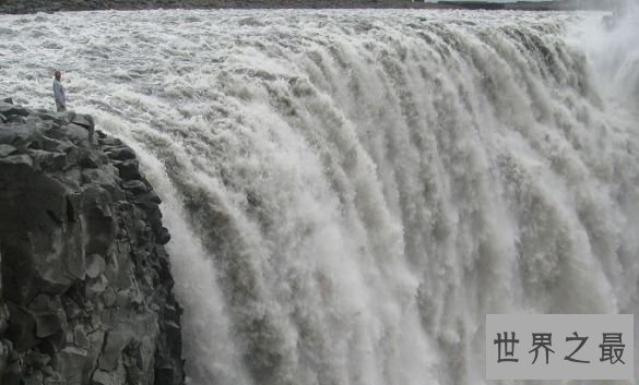 黛提瀑布，冰岛