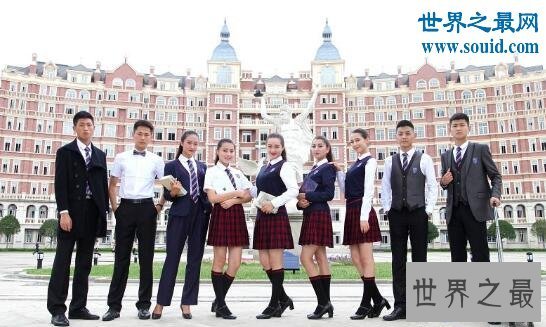 【图】中国最美校服，成都大专比本科校服难看(英伦风