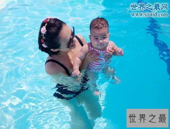 【图】史上最年轻的封面女郎，章子怡爱女不满一岁登