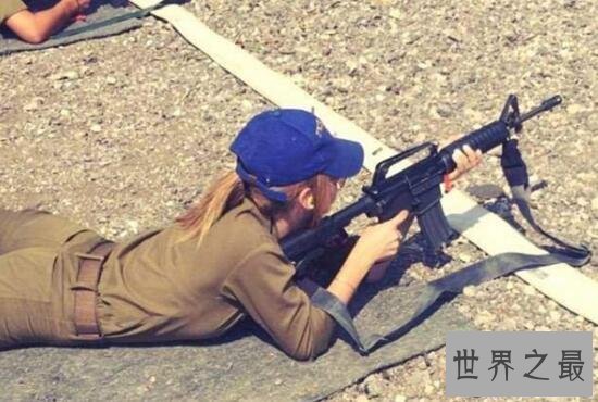 【图】最辣性感女兵走红，比基尼私照曝光(性感撩人