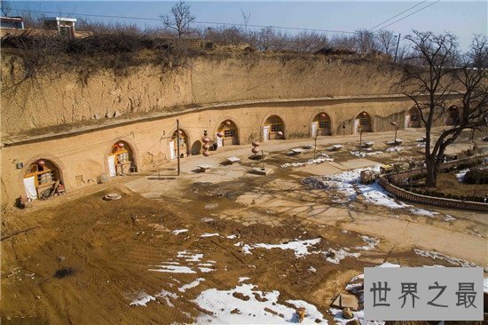 【图】陕西窑洞生存的老人 一辈子也没进过城与世隔绝