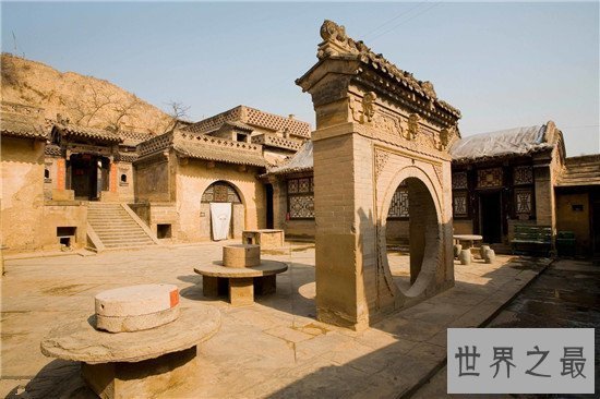 【图】陕西窑洞生存的老人 一辈子也没进过城与世隔绝