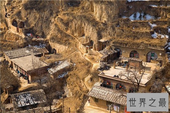 【图】陕西窑洞生存的老人 一辈子也没进过城与世隔绝