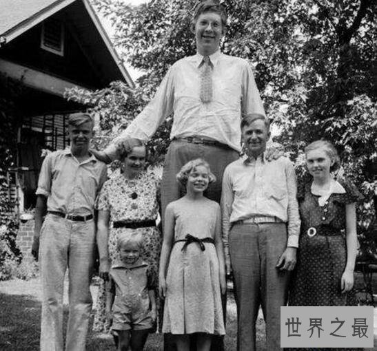 【图】世界上最高的人罗伯特·潘兴·瓦德罗，身高2.7