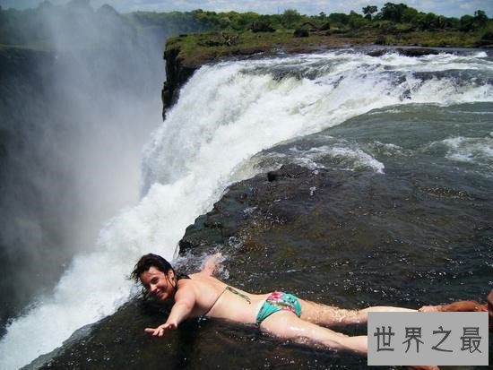 【图】世界上最风险的泳池魔鬼池 在110米瀑布感受极限