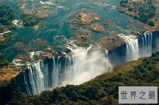 【图】世界上最风险的泳池魔鬼池 在110米瀑布感受极限