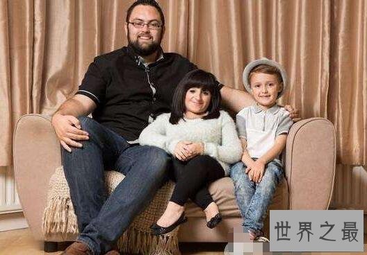 【图】世界上最小的新娘完婚，81cm的她嫁给了185cm的人