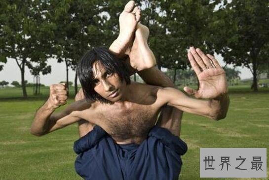 【图】世界六大奇怪橡胶人，美国蛇女可能将身材无限