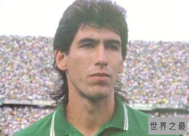 历史上首个因乌龙球被杀的球员