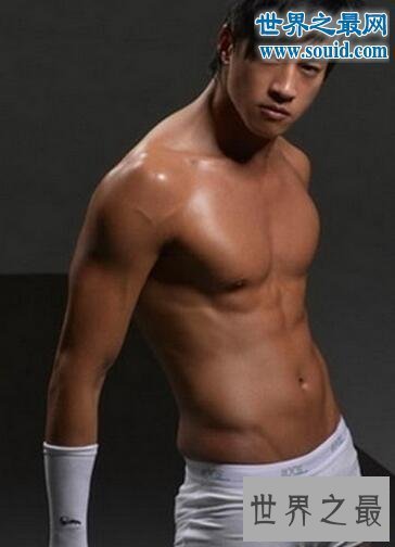 【图】文娱圈四大雕王，何润东上厕所时被偷窥看屌