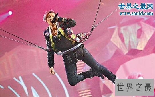 【图】文娱圈四大雕王，何润东上厕所时被偷窥看屌