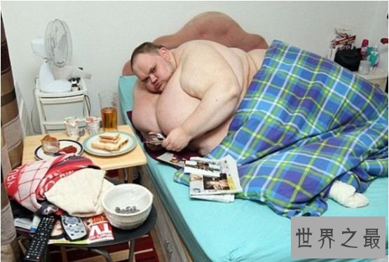 英国最胖男子体重高达826斤 点完外卖后猝死家中