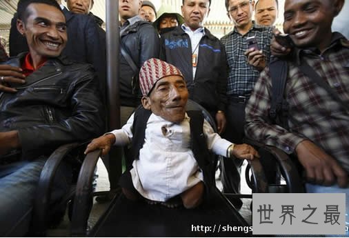 【图】世界最矮的人，钱德拉终身只要54.6厘米(75岁)