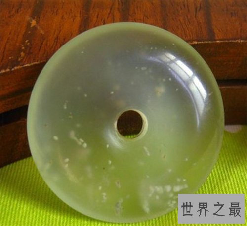 【图】岫玉怎么鉴别 佩戴岫玉对人体有什么好处