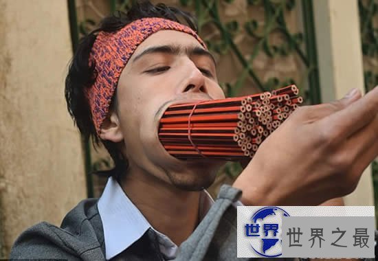 【图】最新世界第一大嘴，尼泊尔男子嘴巴插进138支铅