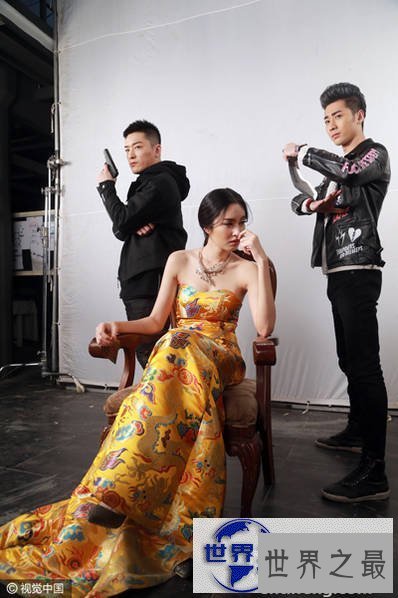 【图】泰国最美人妖poy穿中国龙袍，霸气超级大美女