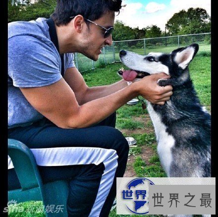 【图】全球最帅医生走红，女生排队去看病(医生制服