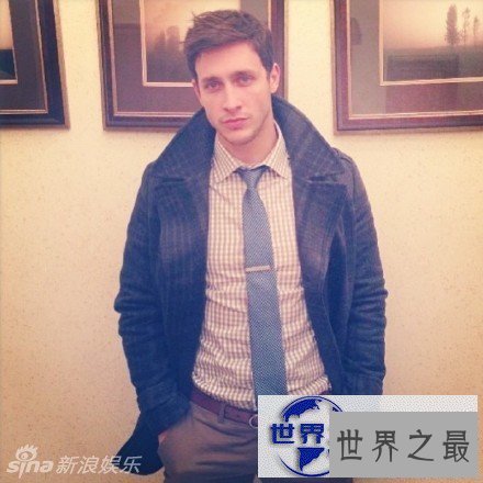【图】全球最帅医生走红，女生排队去看病(医生制服